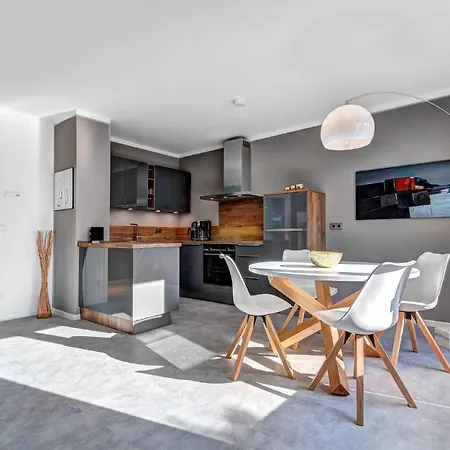 Apartmán Im Kiefernhain, Ferienwohnung 13 *
